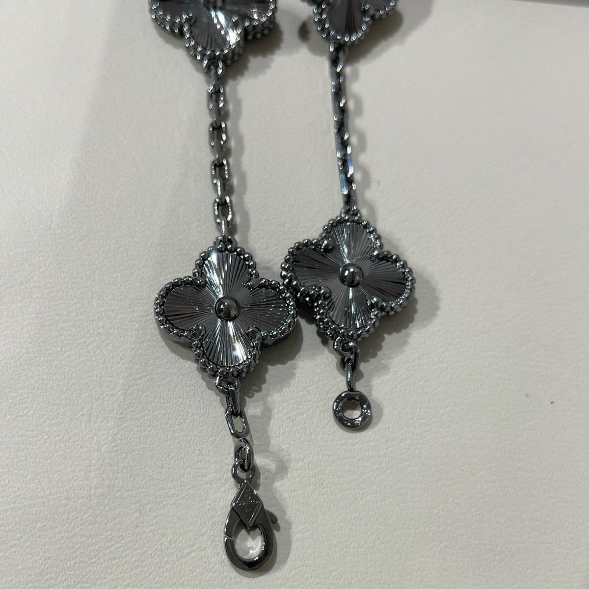 [OAKJURI Jewelry JEWELRY]CLOVER 5 MOTIF BLACK BRACELET
