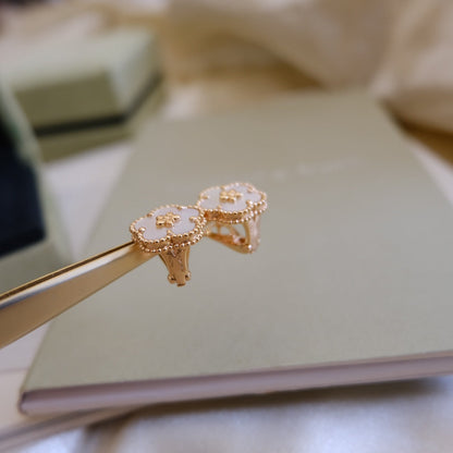 [OAKJURI Jewelry]LUCKY PINK GOLD WHITE MOP EARRINGS