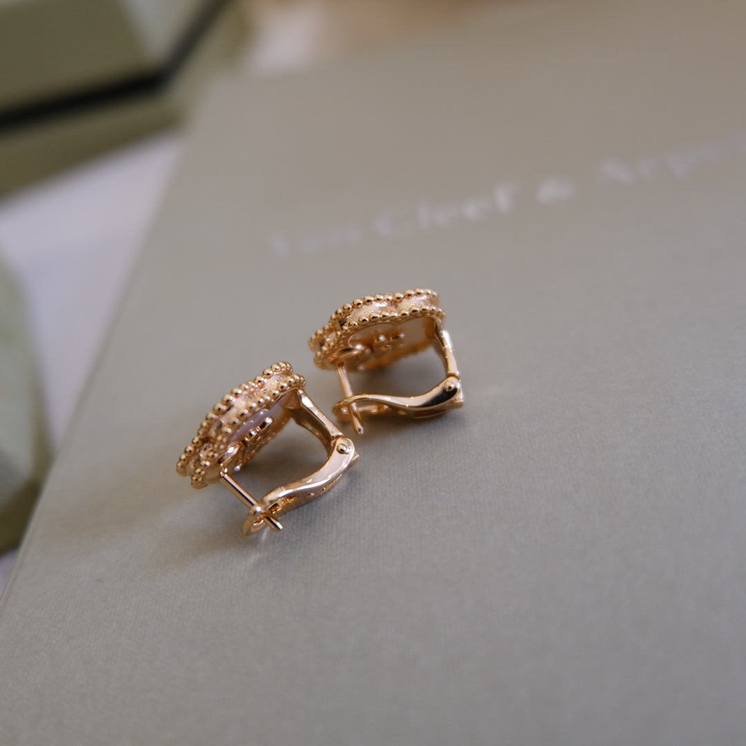 [OAKJURI Jewelry]LUCKY PINK GOLD WHITE MOP EARRINGS