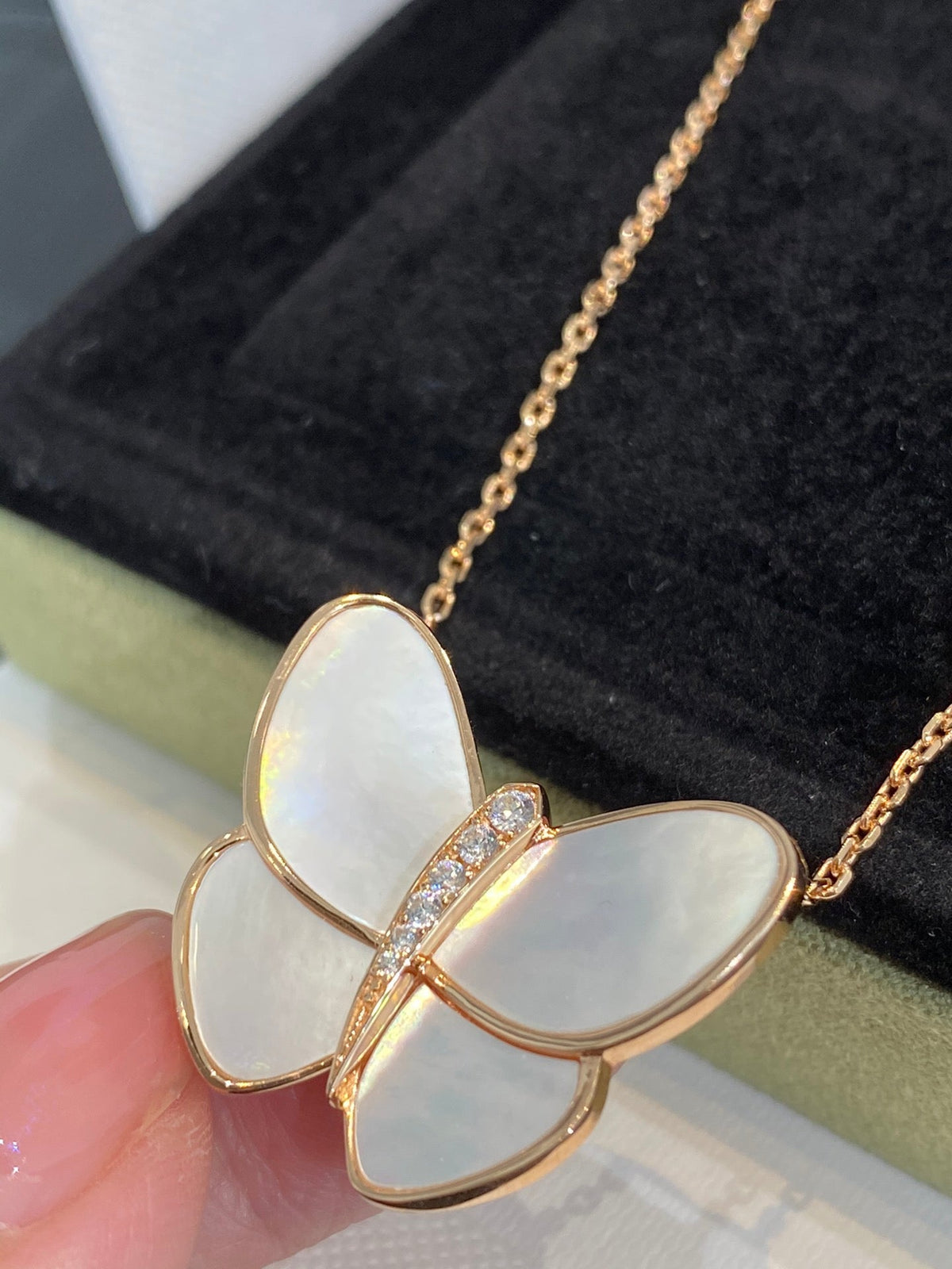 [OAKJURI Jewelry]BUTTERFLY GOLD MOP DIAMOND NECKLACE