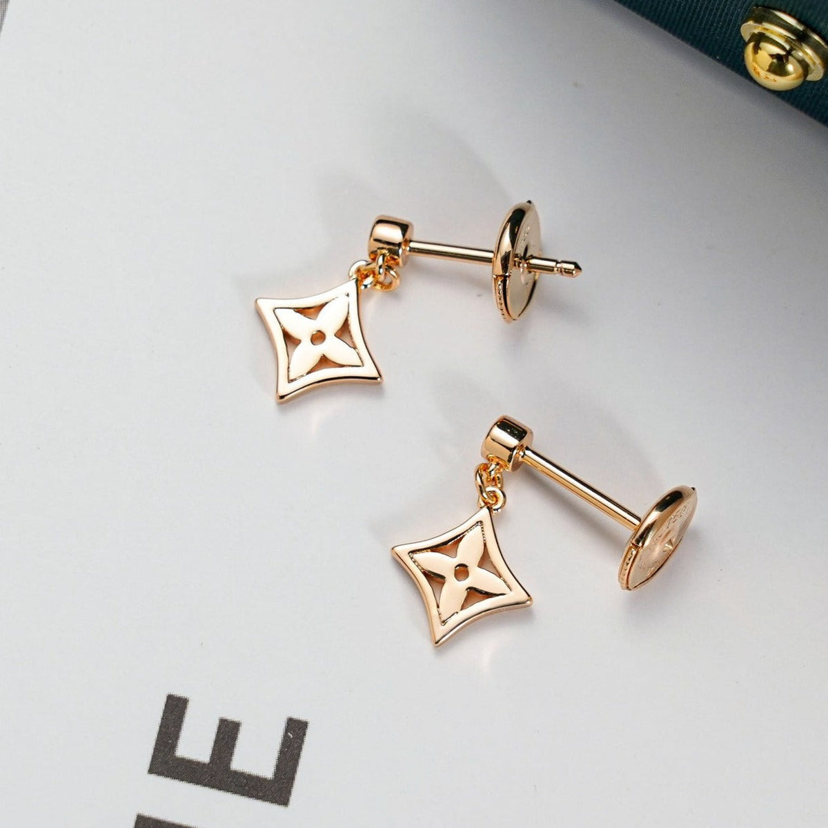 [OAKJURI Jewelry]STAR EARRINGS GOLD