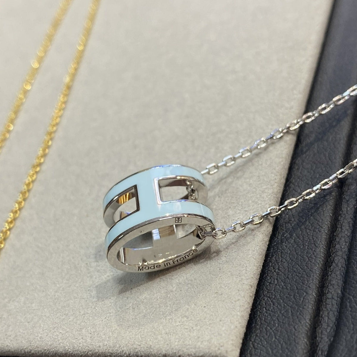 [OAKJURI Jewelry]POP H LIGHT BLUE NECKLACE