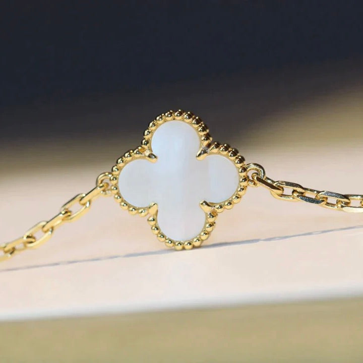 [OAKJURI Jewelry]CLOVER 20 MOTIFS WHITE MOP NECKLACE