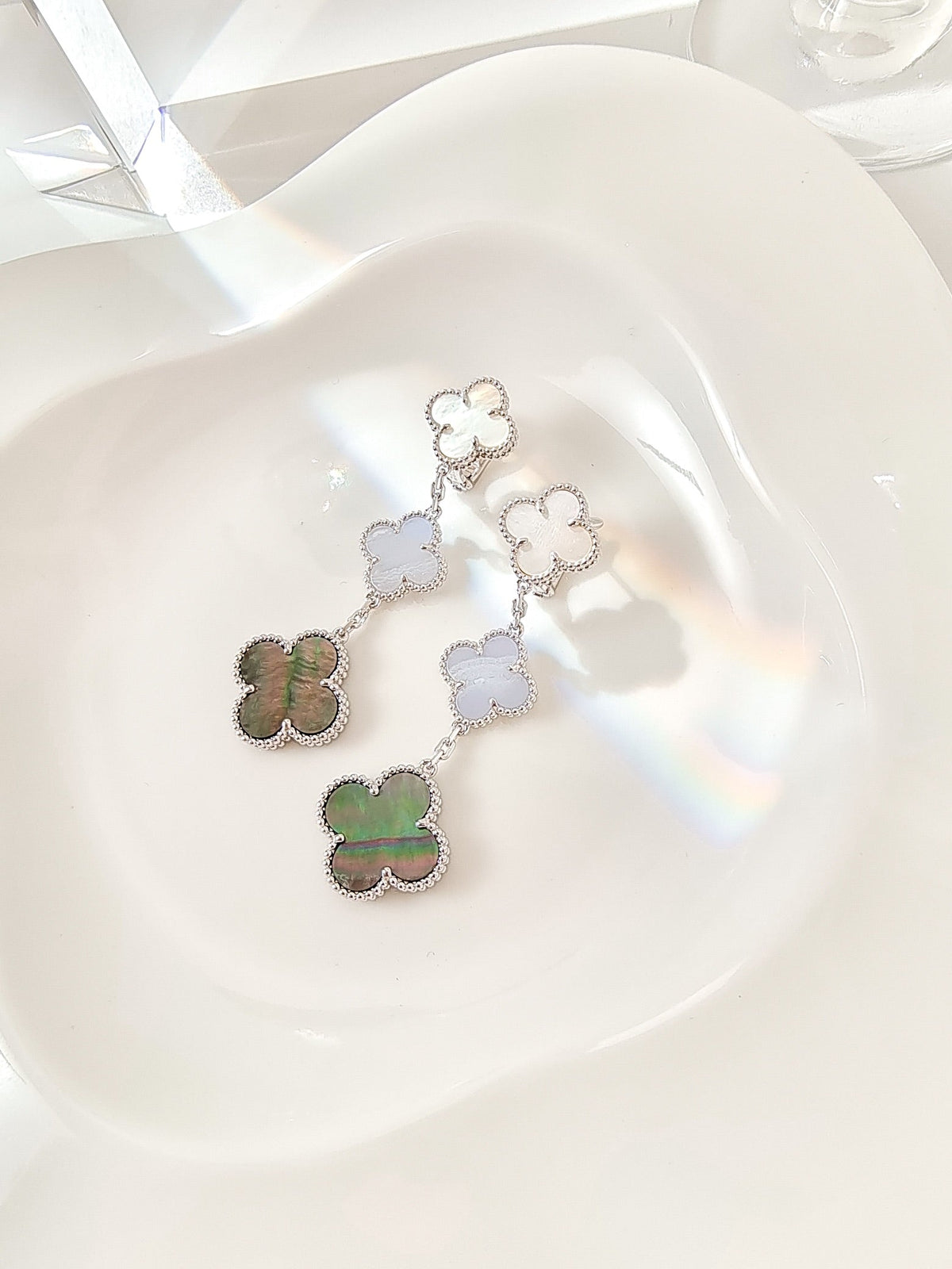 [OAKJURI Jewelry]CLOVER 3 MOTIFS CHALCEDONY DARK MOP SILVER EARRINGS