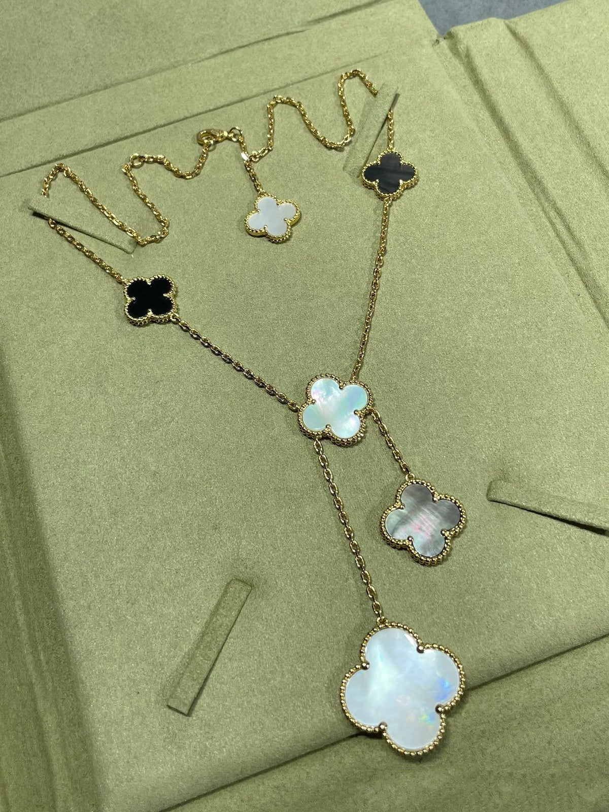 [OAKJURI Jewelry]CLOVER 6 MOTIF MOP ONYX GOLD NECKLACE