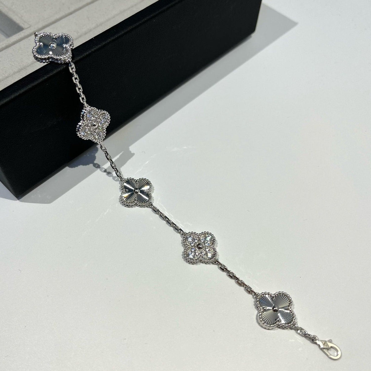 [OAKJURI Jewelry] CLOVER 5 MOTIF LASER BRACELET COLLECTION