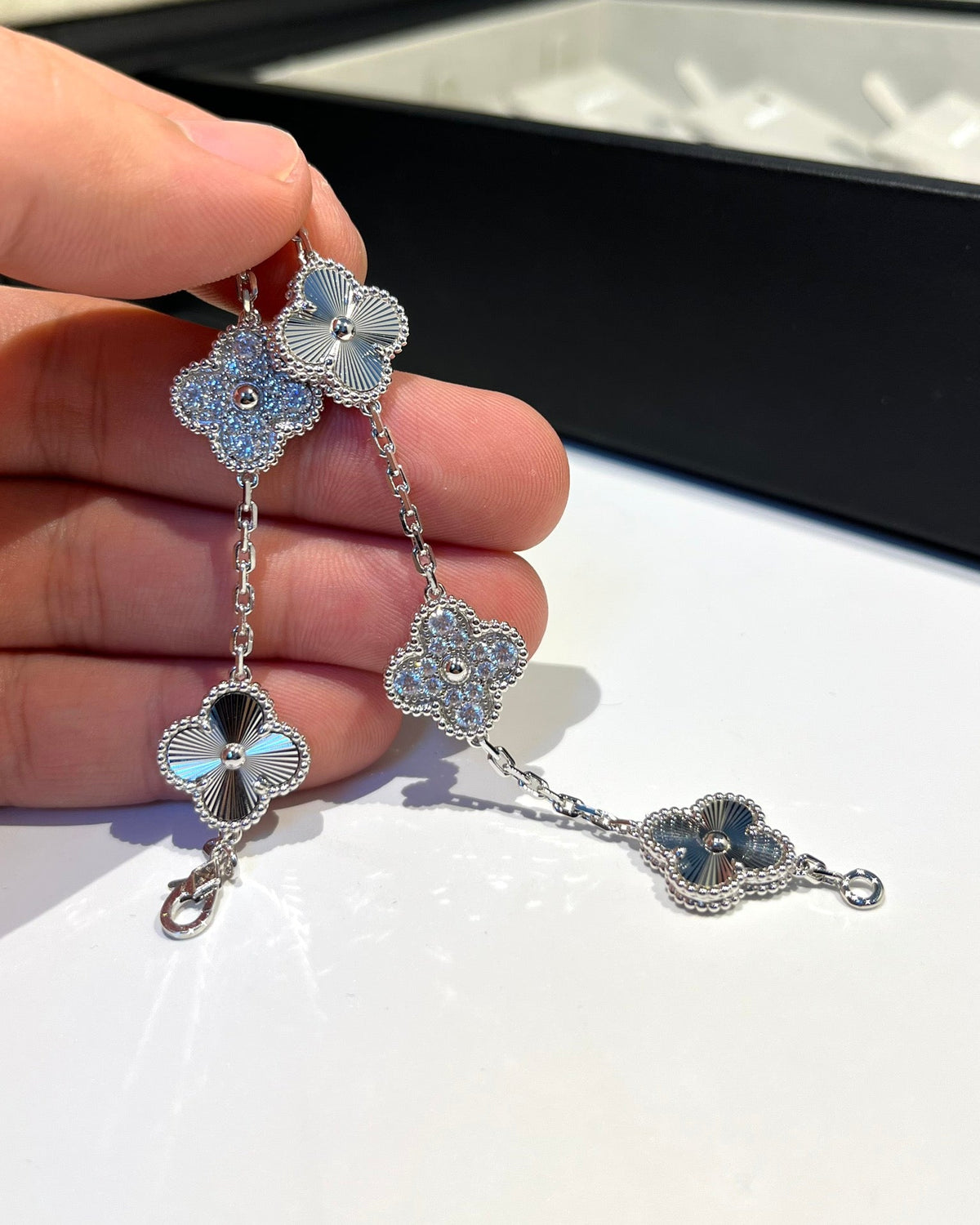 [OAKJURI Jewelry] CLOVER 5 MOTIF LASER BRACELET COLLECTION