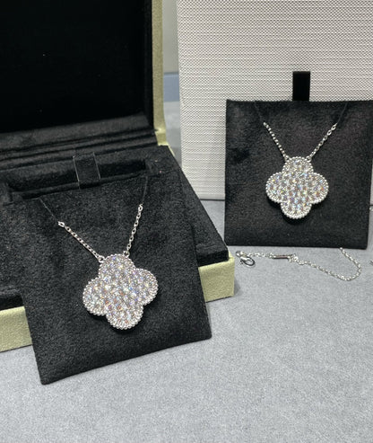 [OAKJURI Jewelry]CLOVER 25MM LARGE PENDANT DIAMOND PAVED SILVER NECKLACE