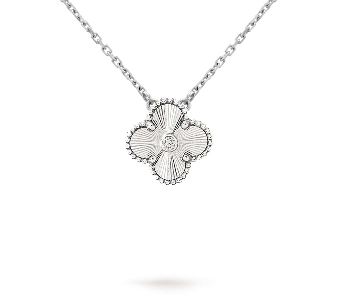 [OAKJURI Jewelry]CLOVER 15MM CHRISTMAS LIMITED EDITION SINGLE FLOWER NECKLACE
