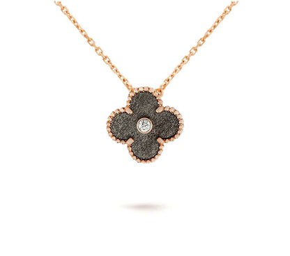 [OAKJURI Jewelry]CLOVER 15MM CHRISTMAS LIMITED EDITION SINGLE FLOWER NECKLACE