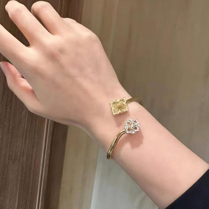 [OAKJURI Jewelry JEWELRY] OPERA TULLE  GOLD BRACELET WITH ENAMEL BACKGROUND