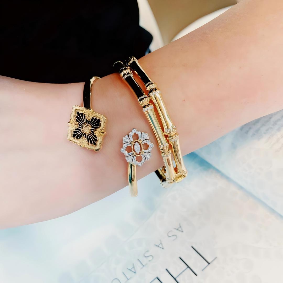 [OAKJURI Jewelry JEWELRY] OPERA TULLE  GOLD BRACELET WITH ENAMEL BACKGROUND
