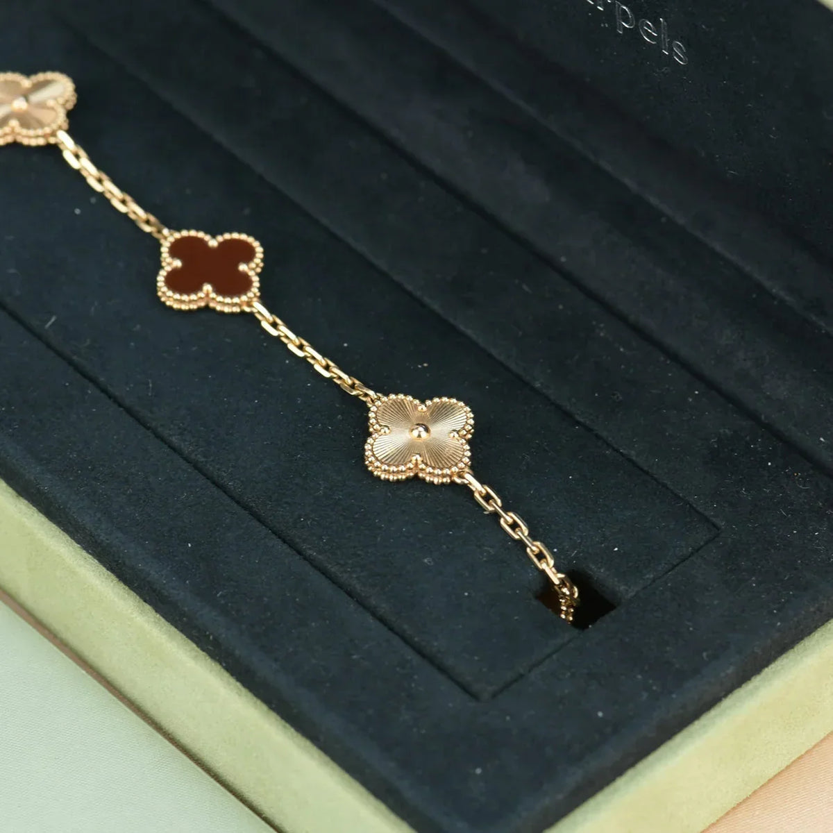 [OAKJURI Jewelry] CLOVER 5 MOTIF RED CORNELIAN BRACELET COLLECTION
