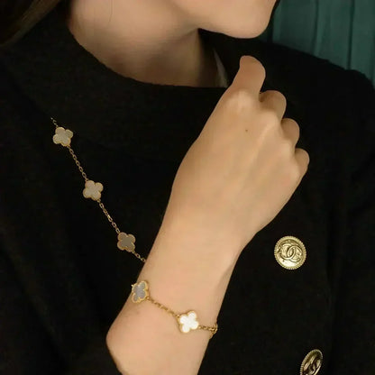 [OAKJURI Jewelry]CLOVER WHITE PEARL MOP 5 MOTIF BRACELET COLLECTION