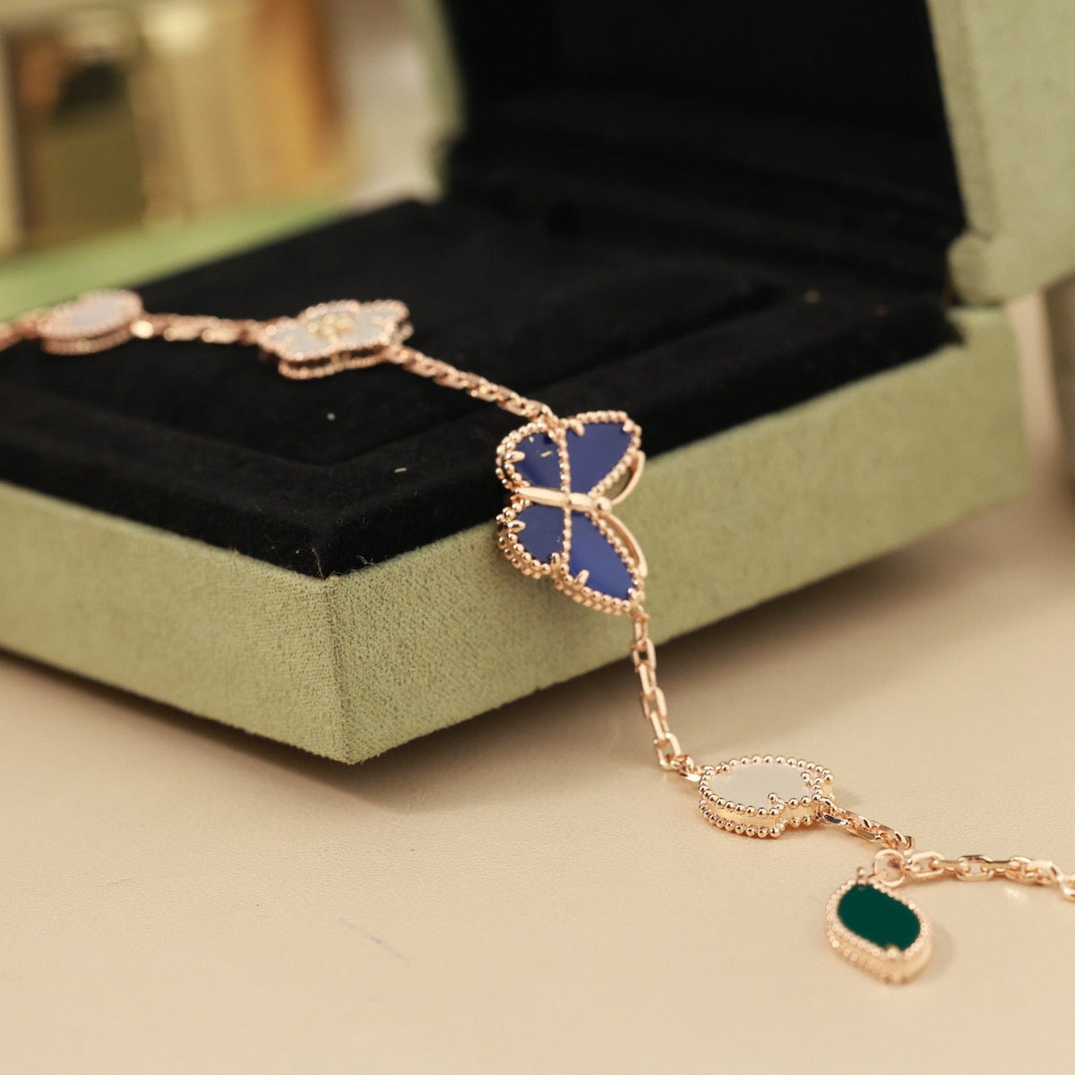 [OAKJURI Jewelry]LUCKY SPRING BUTTERFLY 5 MOTIF BRACELET