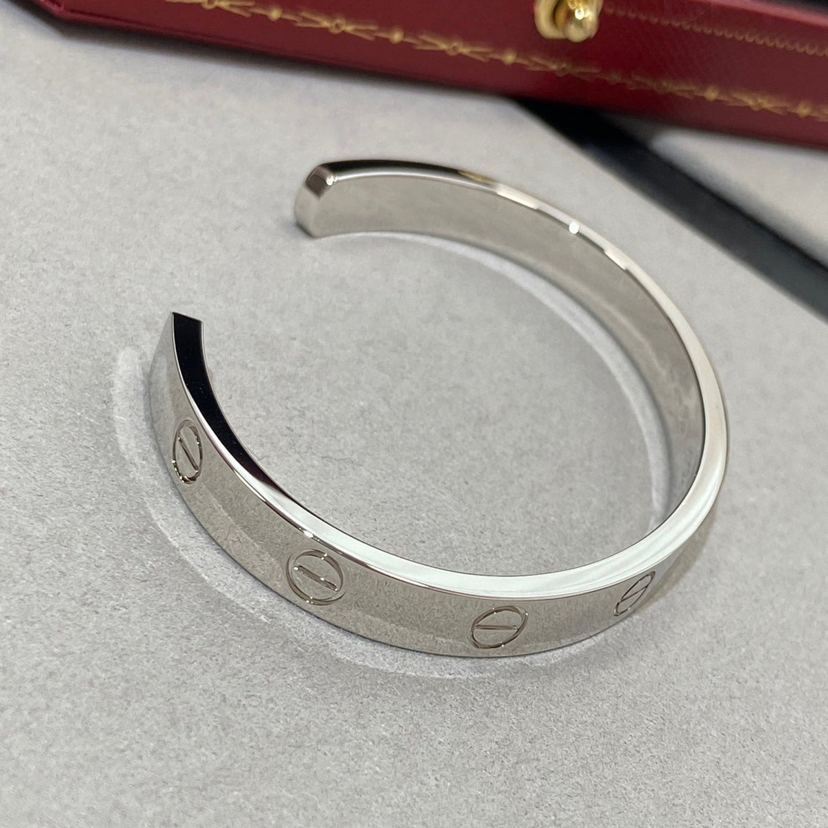 [OAKJURI Jewelry] LOVE BRACELET 6.1MM 1 DIAMOND OPEN CUFF