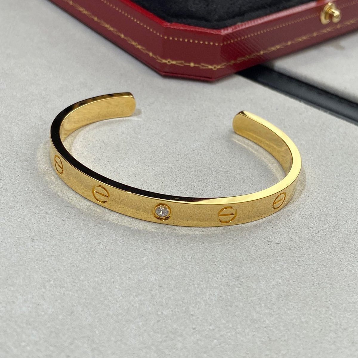 [OAKJURI Jewelry] LOVE BRACELET 6.1MM 1 DIAMOND OPEN CUFF