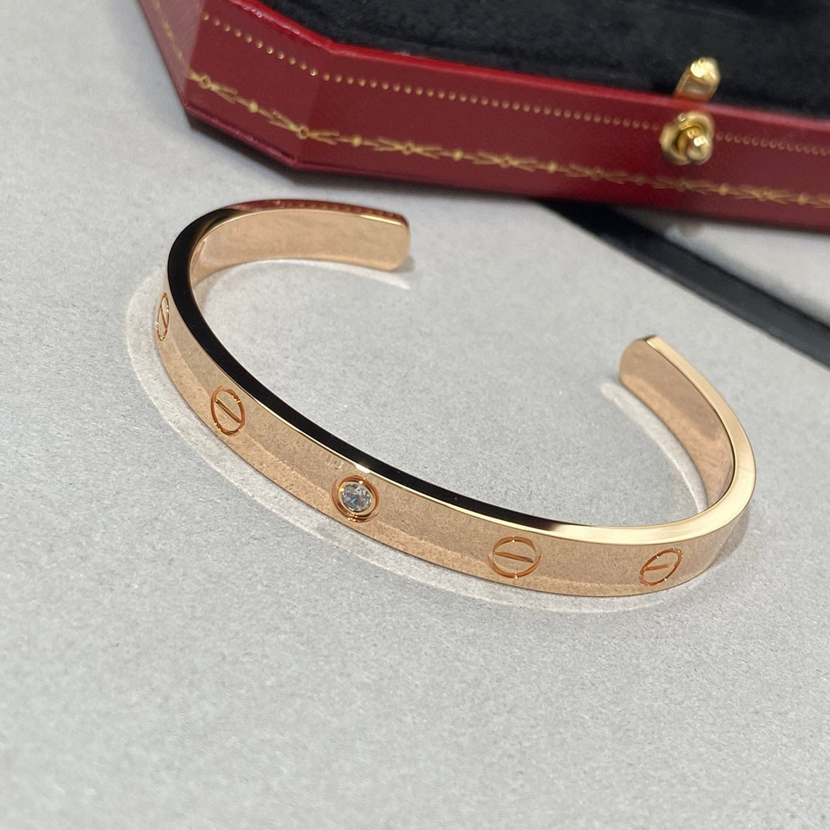 [OAKJURI Jewelry] LOVE BRACELET 6.1MM 1 DIAMOND OPEN CUFF