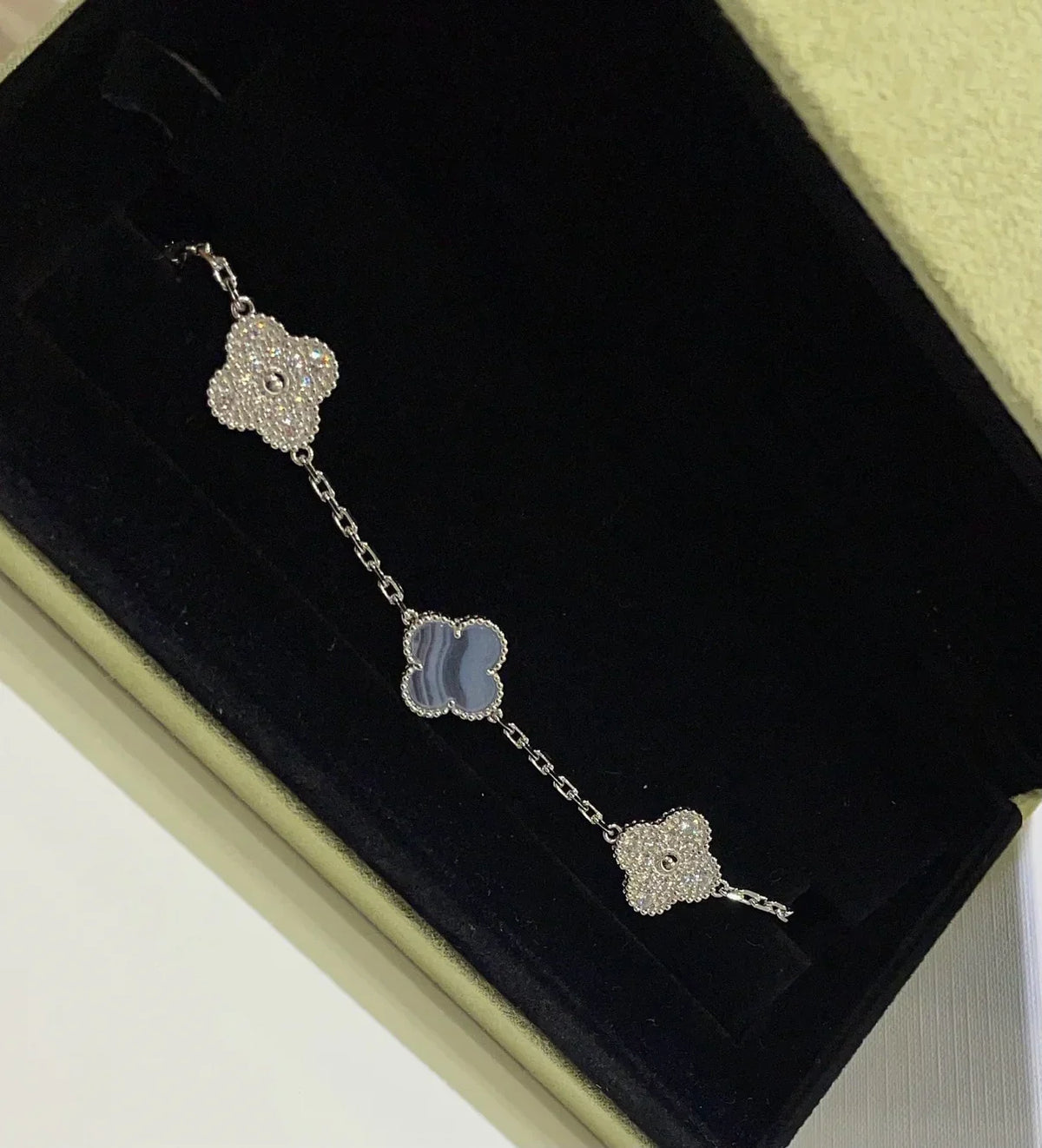[OAKJURI Jewelry] CLOVER 5 MOTIF PURPLE CHALCEDONY BRACELET COLLECTION