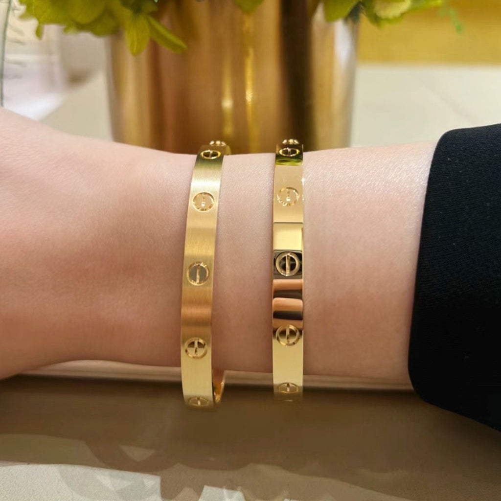 [OAKJURI Jewelry] LOVE Brushed & Lucky Spring Butterfly 5-Motif Bracelet Stack Set