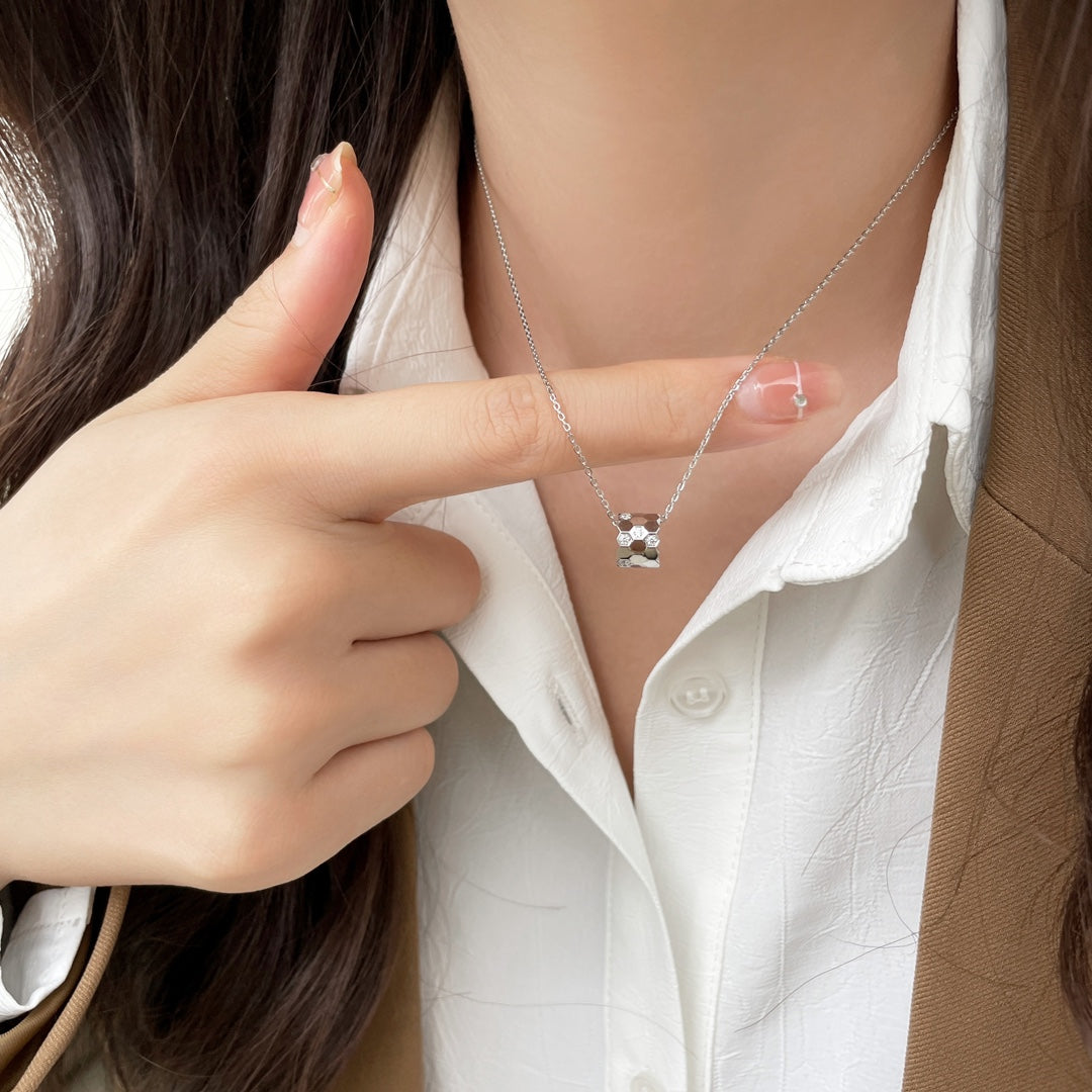 [OAKJURI Jewelry]BEE MINI PEDANT DIAMOND NECKLACE