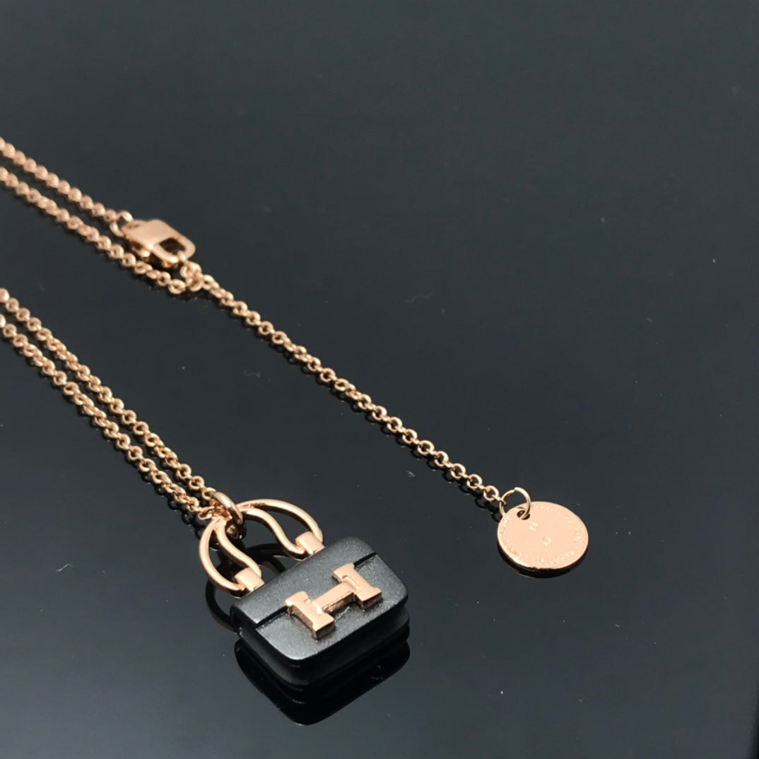 [OAKJURI Jewelry]WOMEN'S HM AMULETTES CONSTANCE PENDANT NECKLACE