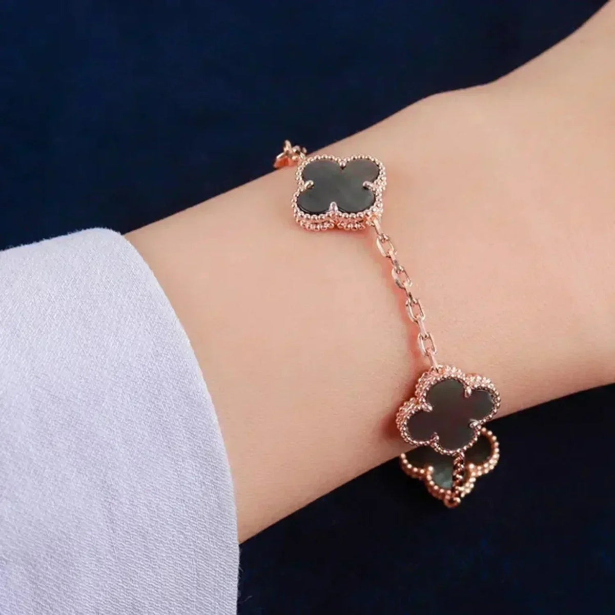 [OAKJURI Jewelry] CLOVER 5 MOTIF GRAY MOP BRACELET COLLECTION