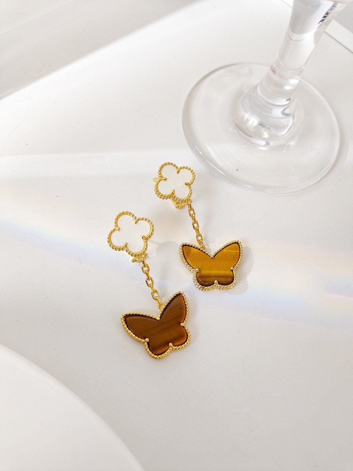 [OAKJURI Jewelry]BUTTERFLY 2 MOTIF TIGER EYE MOP EARRINGS
