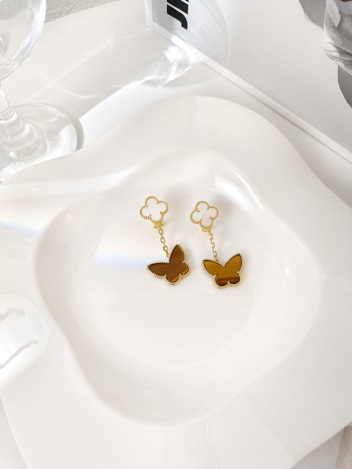 [OAKJURI Jewelry]BUTTERFLY 2 MOTIF TIGER EYE MOP EARRINGS