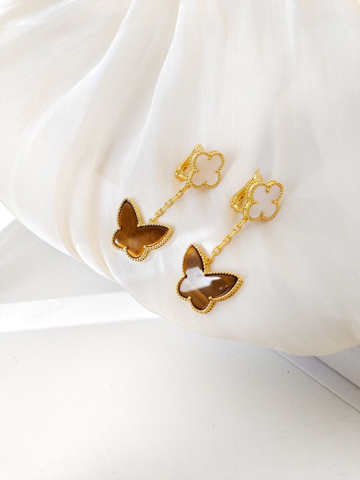 [OAKJURI Jewelry]BUTTERFLY 2 MOTIF TIGER EYE MOP EARRINGS