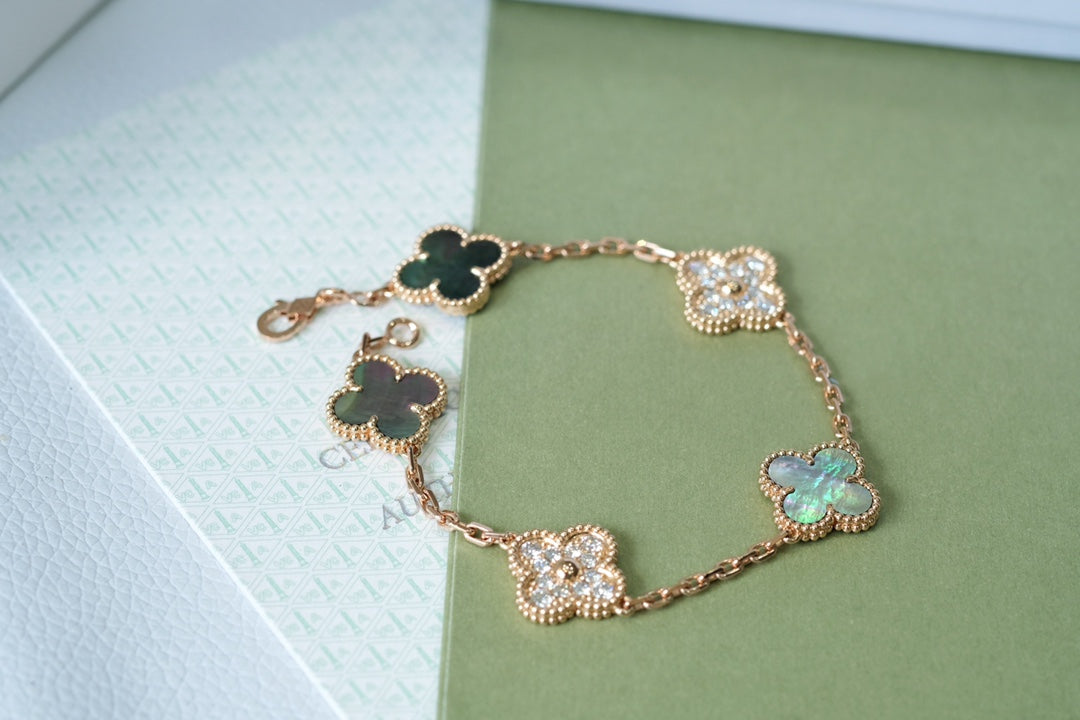 [OAKJURI Jewelry] CLOVER 5 MOTIF GRAY MOP BRACELET COLLECTION