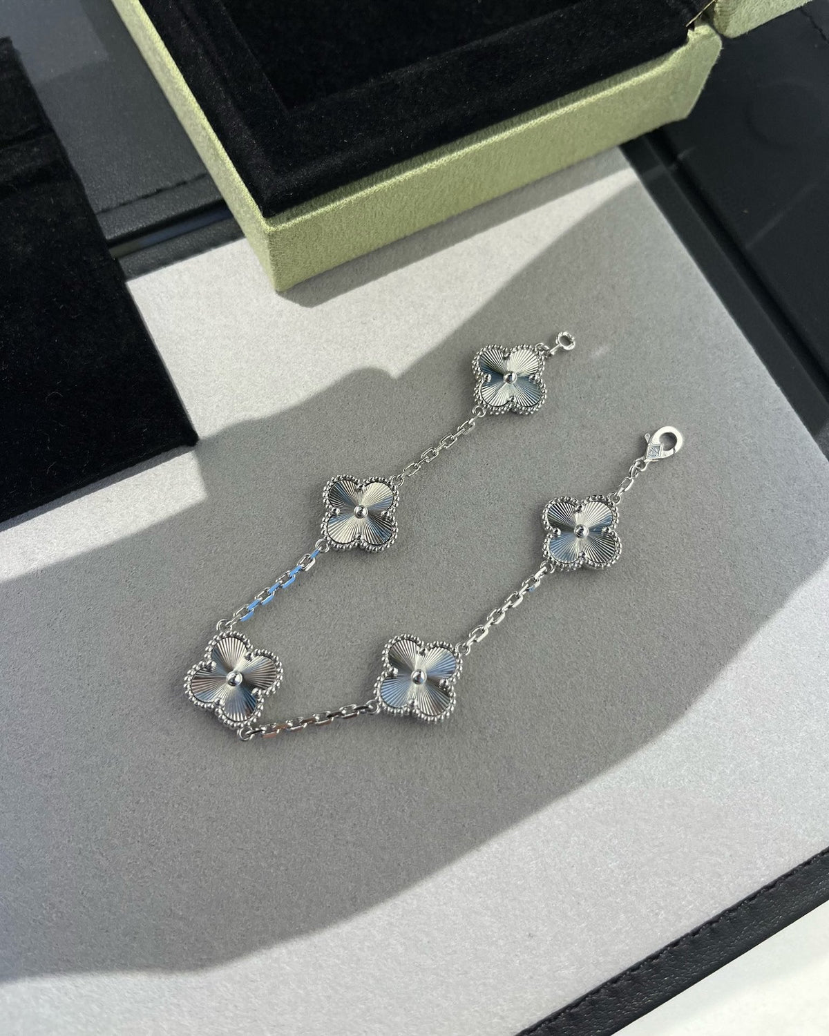 [OAKJURI Jewelry] CLOVER 5 MOTIF LASER BRACELET COLLECTION